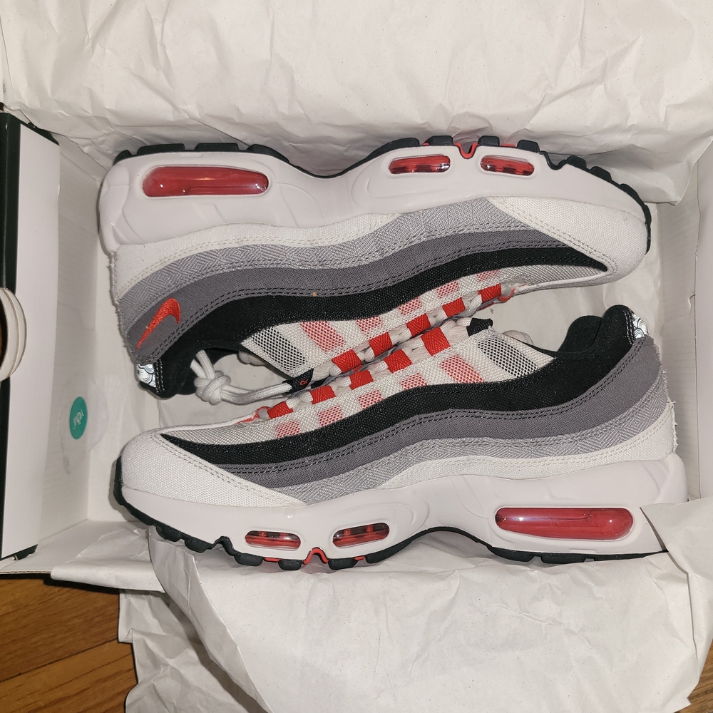 Nike Air Max 95 White Black Grey with Red Accents. (Size,7.5,Men)NEW DEADSTOCK